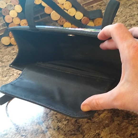 Embroidered Purse - Picture 2 of 3